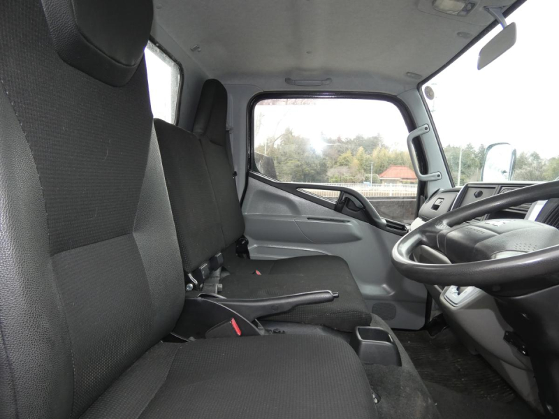 H29 キャンタ―2トン オートマ 平ボディ 260223|中古トラックの販売・買取・査定のアイナビ