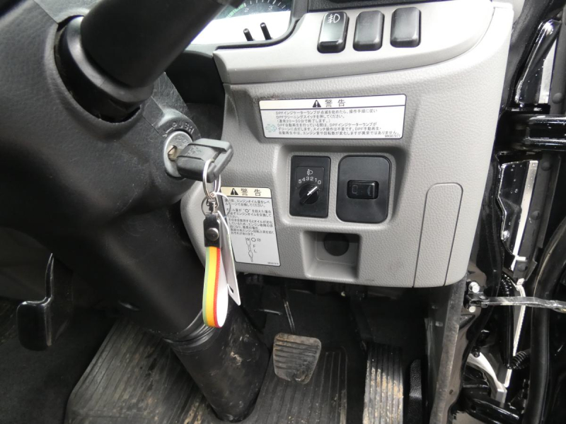 H29 キャンタ―2トン オートマ 平ボディ 260223|中古トラックの販売・買取・査定のアイナビ