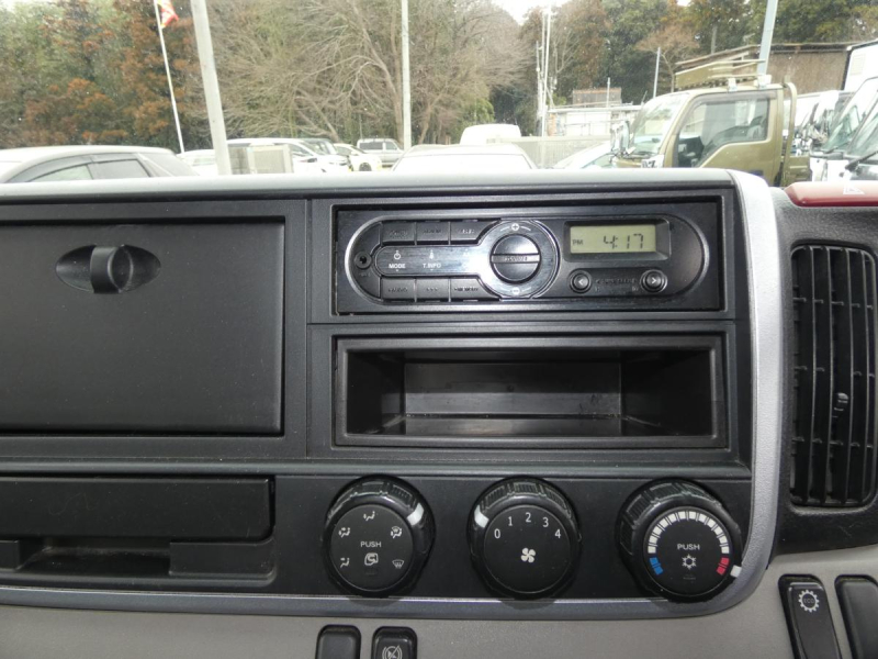 H29 キャンタ―2トン オートマ 平ボディ 260223|中古トラックの販売・買取・査定のアイナビ