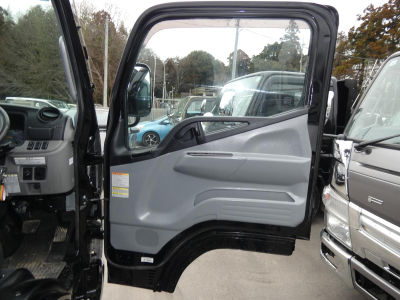 H29 キャンタ―2トン オートマ 平ボディ 260223|中古トラックの販売・買取・査定のアイナビ