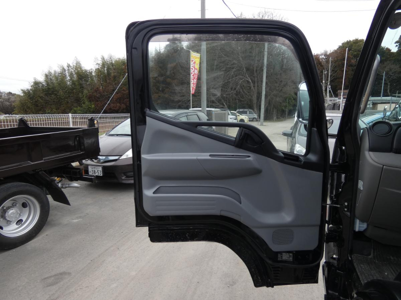 H29 キャンタ―2トン オートマ 平ボディ 260223|中古トラックの販売・買取・査定のアイナビ