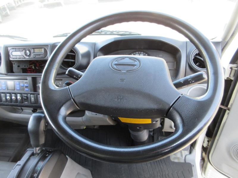 AT 冷蔵冷凍車 セミロングサイズ 積載2トン !!|中古トラックの販売・買取・査定のアイナビ