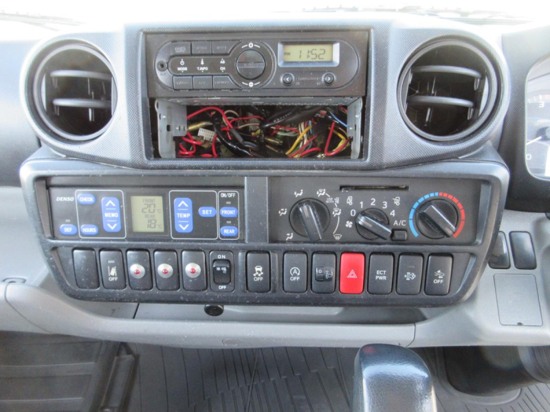 AT 冷蔵冷凍車 セミロングサイズ 積載2トン !!|中古トラックの販売・買取・査定のアイナビ