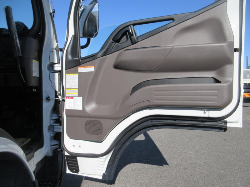 強化3方開 土砂ダンプ 積載3トン 5速 キャンター !!|中古トラックの販売・買取・査定のアイナビ