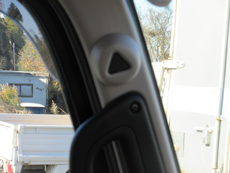 強化3方開 土砂ダンプ 積載3トン 5速 キャンター !!|中古トラックの販売・買取・査定のアイナビ