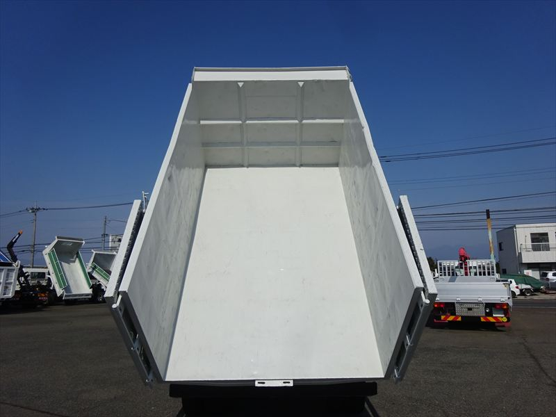 深ダンプ リヤ観音扉|中古トラックの販売・買取・査定のアイナビ