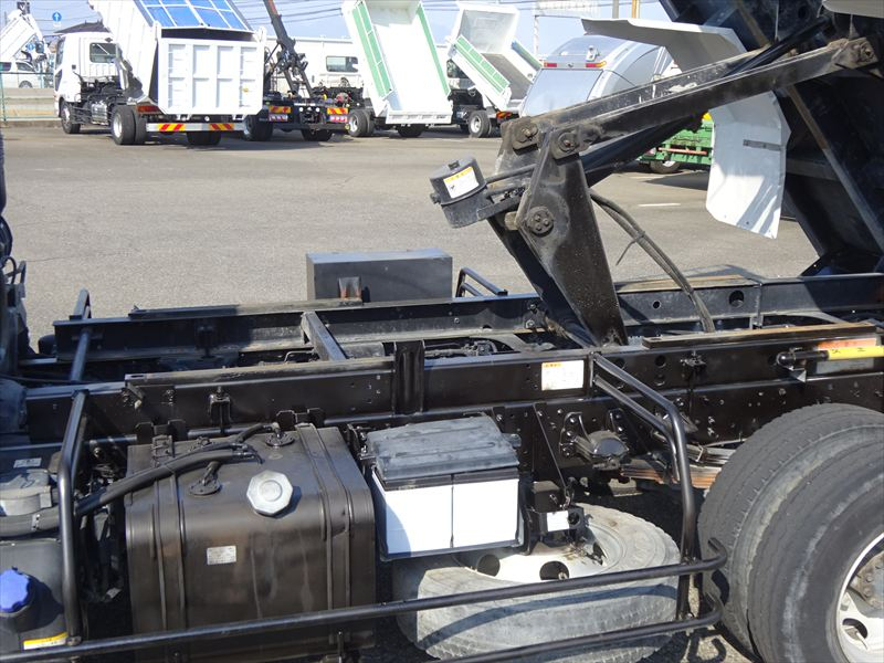 深ダンプ リヤ観音扉|中古トラックの販売・買取・査定のアイナビ