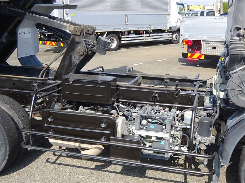 深ダンプ リヤ観音扉|中古トラックの販売・買取・査定のアイナビ