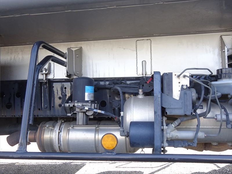 プレス 10.2㎥ 新明和|中古トラックの販売・買取・査定のアイナビ