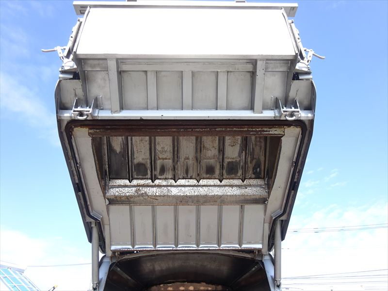 プレス 10.2㎥ 新明和|中古トラックの販売・買取・査定のアイナビ