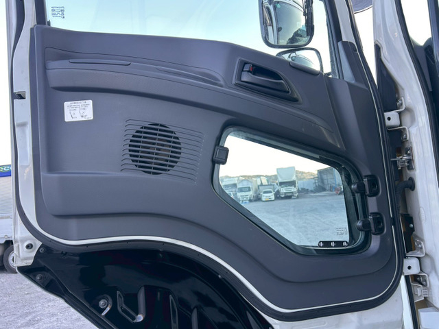 【定番ボディ×見た目◎キャブ】いすゞ/ギガ|中古トラックの販売・買取・査定のアイナビ