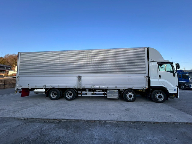 【定番ボディ×見た目◎キャブ】いすゞ/ギガ|中古トラックの販売・買取・査定のアイナビ