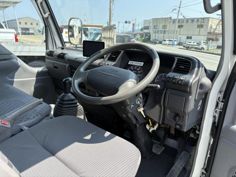 H18 タイタン 2t 3段クレーン|中古トラックの販売・買取・査定のアイナビ