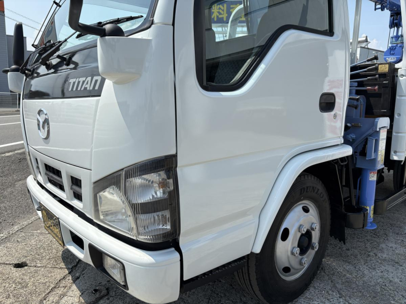 H18 タイタン 2t 3段クレーン|中古トラックの販売・買取・査定のアイナビ