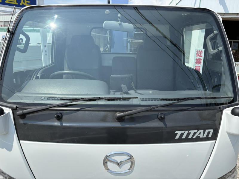 H18 タイタン 2t 3段クレーン|中古トラックの販売・買取・査定のアイナビ