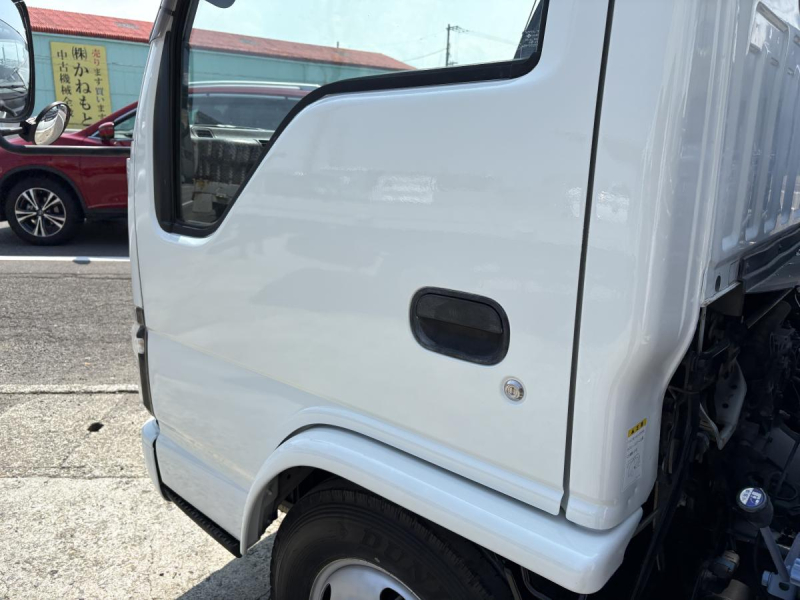 H18 タイタン 2t 3段クレーン|中古トラックの販売・買取・査定のアイナビ