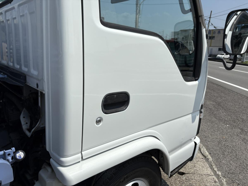 H18 タイタン 2t 3段クレーン|中古トラックの販売・買取・査定のアイナビ