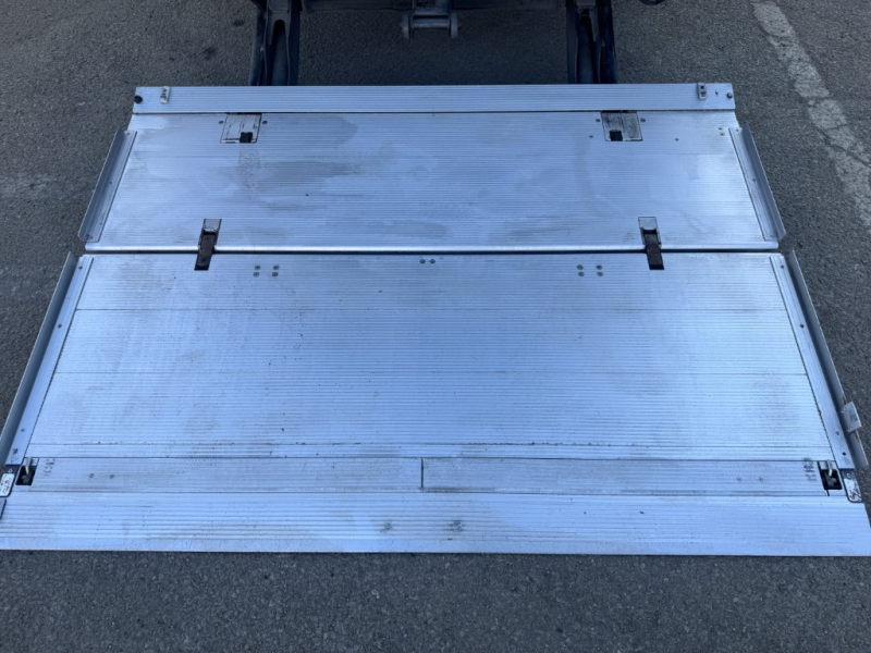 ワイドベッド付エアサスパワーゲート|中古トラックの販売・買取・査定のアイナビ