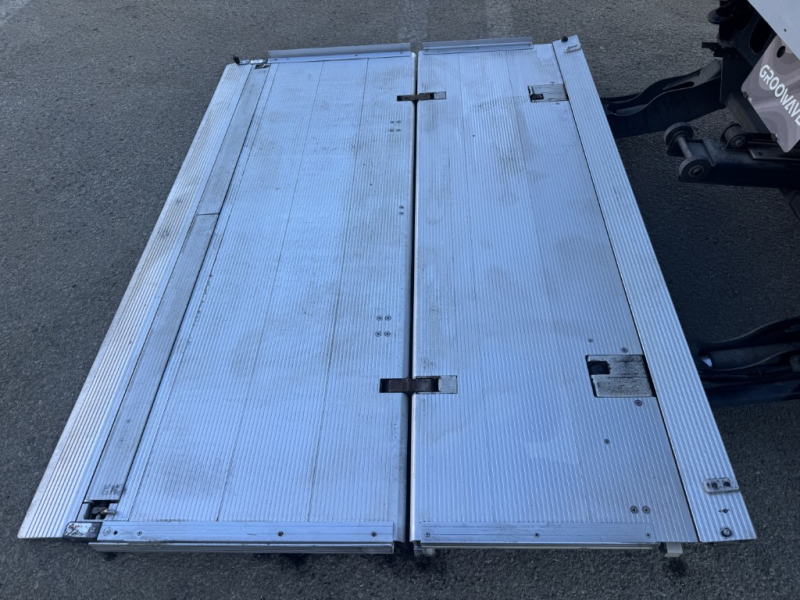 ワイドベッド付エアサスパワーゲート|中古トラックの販売・買取・査定のアイナビ