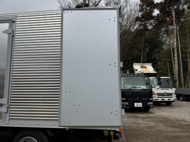 ワイドロング 未使用車 サイドドア 車検付|中古トラックの販売・買取・査定のアイナビ