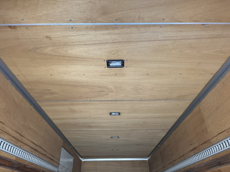 ワイド 日本フルハーフ パワーゲート付き サイドドア|中古トラックの販売・買取・査定のアイナビ