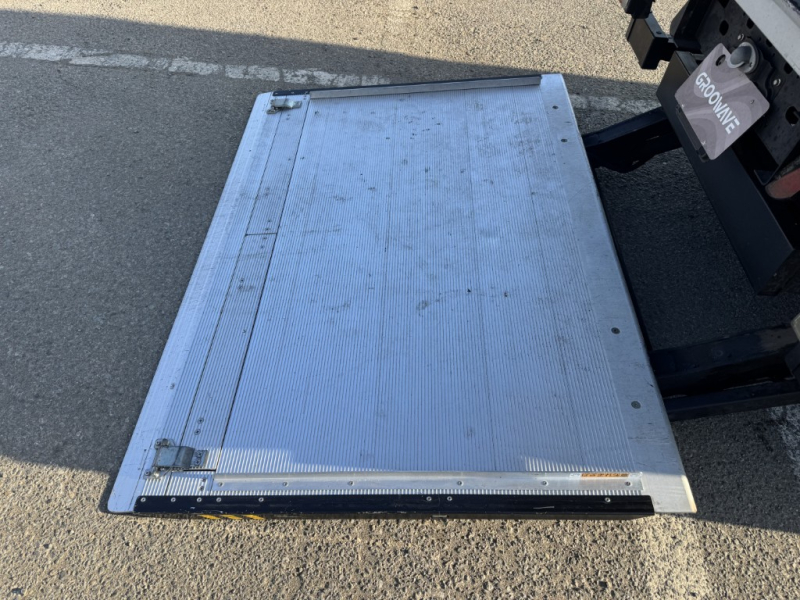 標準ロング パワーゲート付き サイドドア|中古トラックの販売・買取・査定のアイナビ