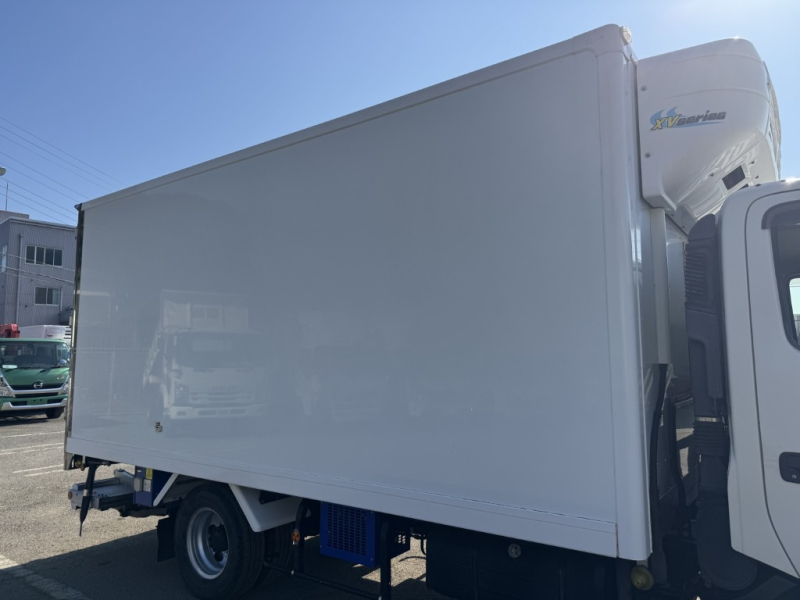 ワイドロング東プレ低温パワーゲート付きAT|中古トラックの販売・買取・査定のアイナビ