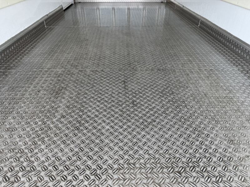 ワイドロング東プレ低温パワーゲート付きAT|中古トラックの販売・買取・査定のアイナビ