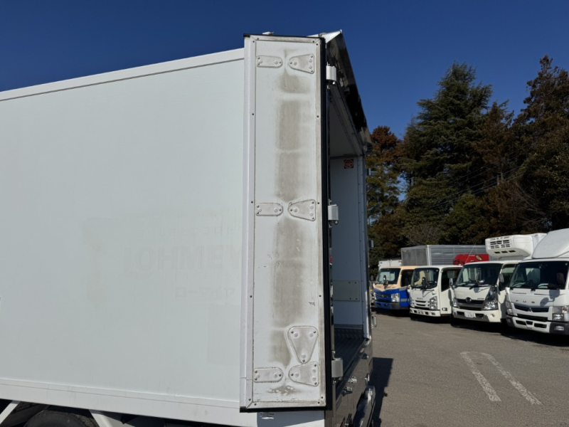 ワイドロング東プレ低温パワーゲート付きAT|中古トラックの販売・買取・査定のアイナビ