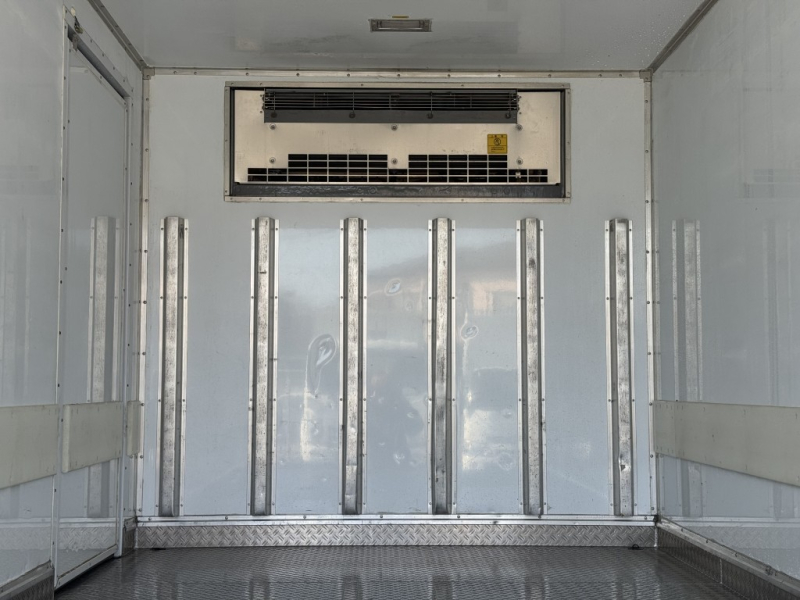 ワイドロング東プレ低温パワーゲート付きAT|中古トラックの販売・買取・査定のアイナビ