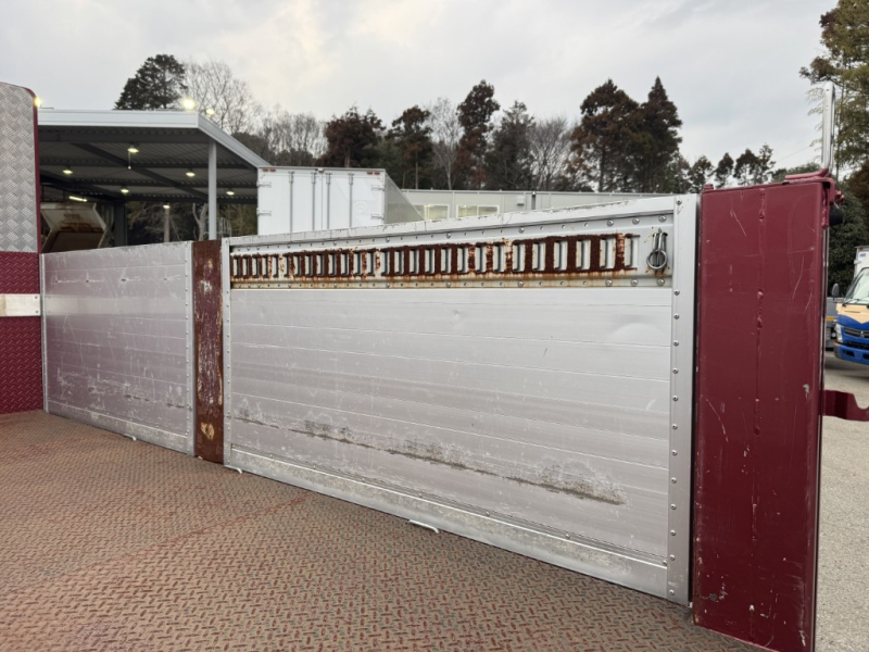 平ボディー10尺パワーゲート付きメッキ、ステン多数|中古トラックの販売・買取・査定のアイナビ