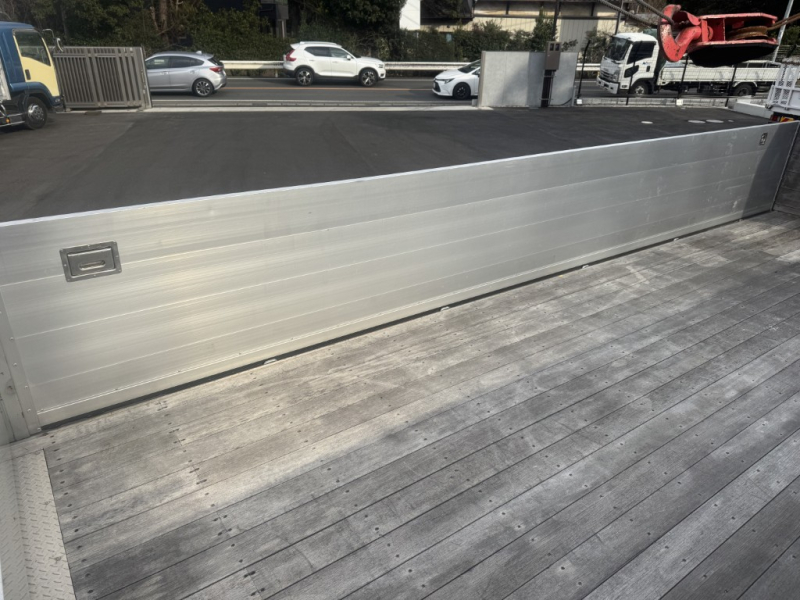 ワイド2デフエアサス増トン6段アルミ平ユニックRC|中古トラックの販売・買取・査定のアイナビ