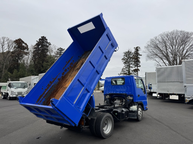 エルフOEM10尺フルワイドロー新明和土砂禁|中古トラックの販売・買取・査定のアイナビ