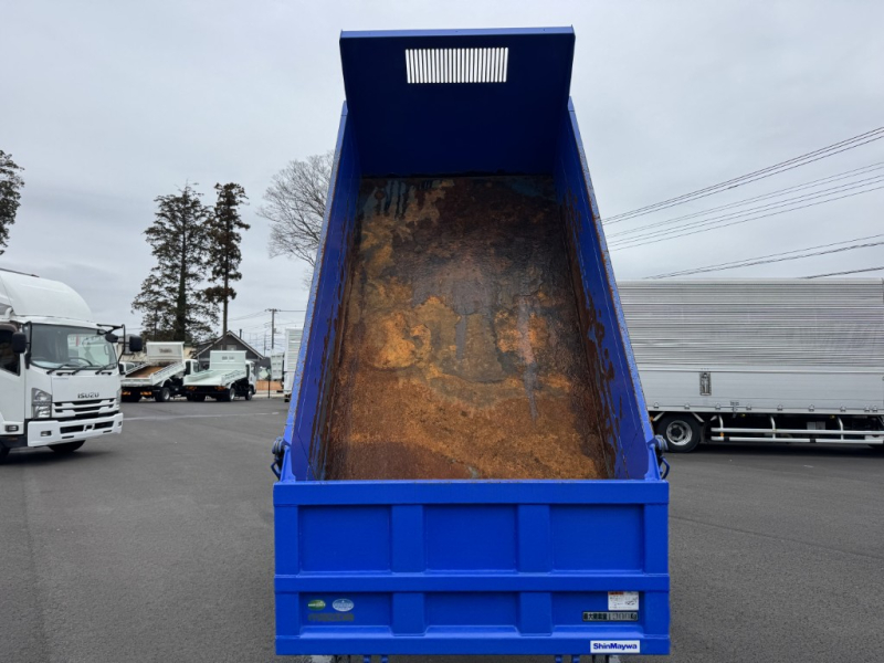 エルフOEM10尺フルワイドロー新明和土砂禁|中古トラックの販売・買取・査定のアイナビ