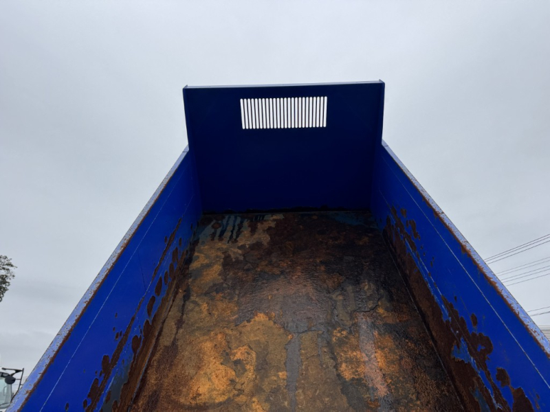 エルフOEM10尺フルワイドロー新明和土砂禁|中古トラックの販売・買取・査定のアイナビ