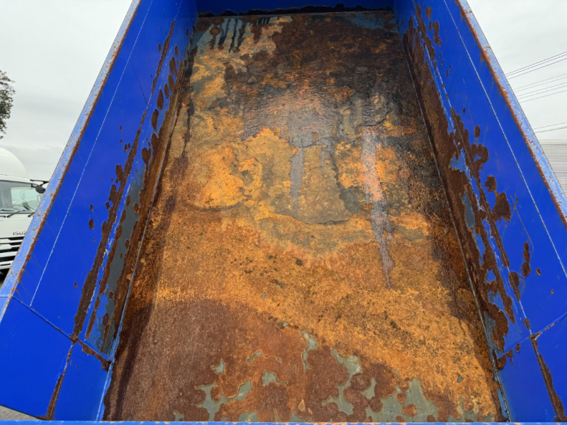 エルフOEM10尺フルワイドロー新明和土砂禁|中古トラックの販売・買取・査定のアイナビ