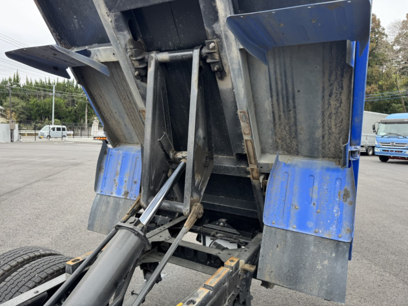 エルフOEM10尺フルワイドロー新明和土砂禁|中古トラックの販売・買取・査定のアイナビ