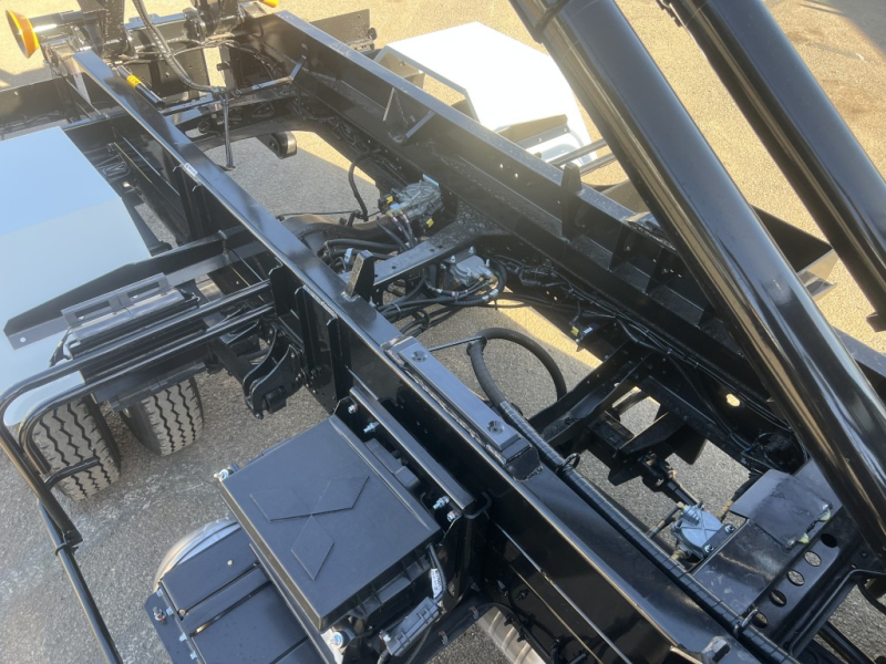 新明和アームロールCCA44-31未使用車車検付|中古トラックの販売・買取・査定のアイナビ