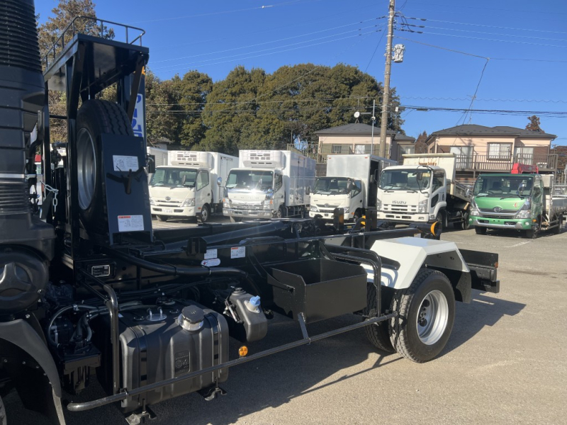 新明和アームロールCCA44-31未使用車車検付|中古トラックの販売・買取・査定のアイナビ