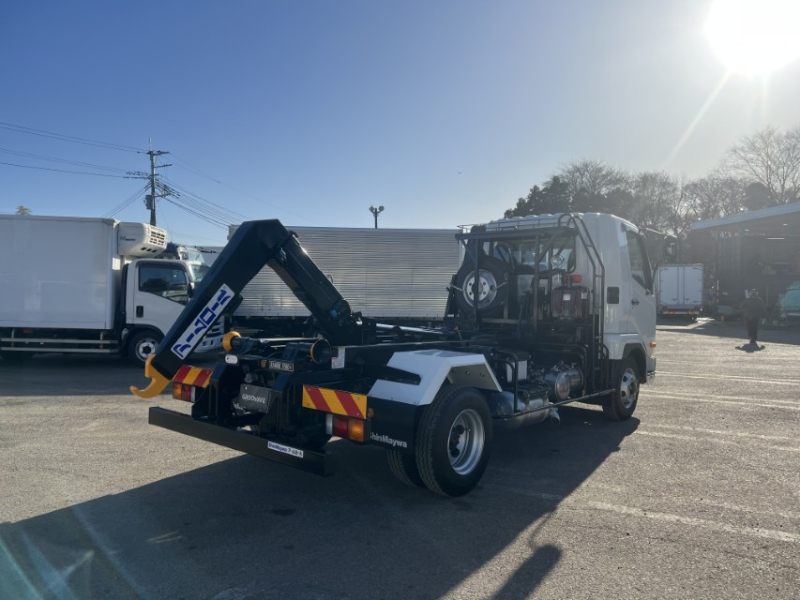 新明和アームロールCCA44-31未使用車車検付|中古トラックの販売・買取・査定のアイナビ