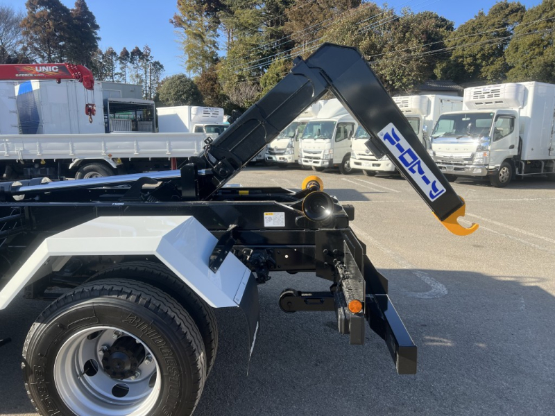 新明和アームロールCCA44-31未使用車車検付|中古トラックの販売・買取・査定のアイナビ