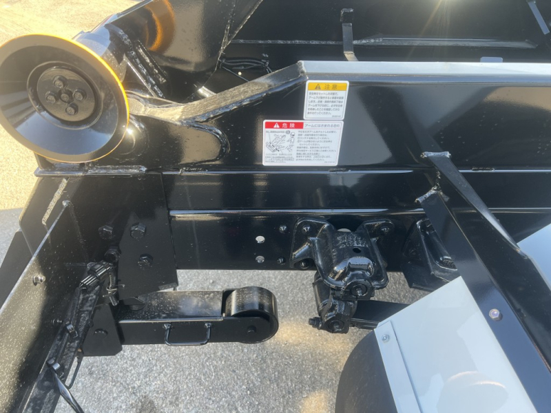 新明和アームロールCCA44-31未使用車車検付|中古トラックの販売・買取・査定のアイナビ