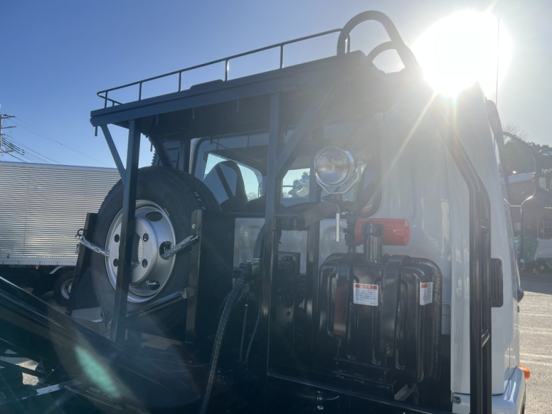 新明和アームロールCCA44-31未使用車車検付|中古トラックの販売・買取・査定のアイナビ