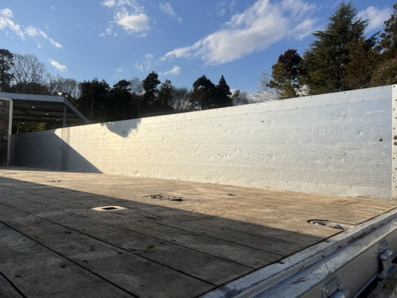 エアサス2デフ4段アルミ平ZE504HRラジコン|中古トラックの販売・買取・査定のアイナビ