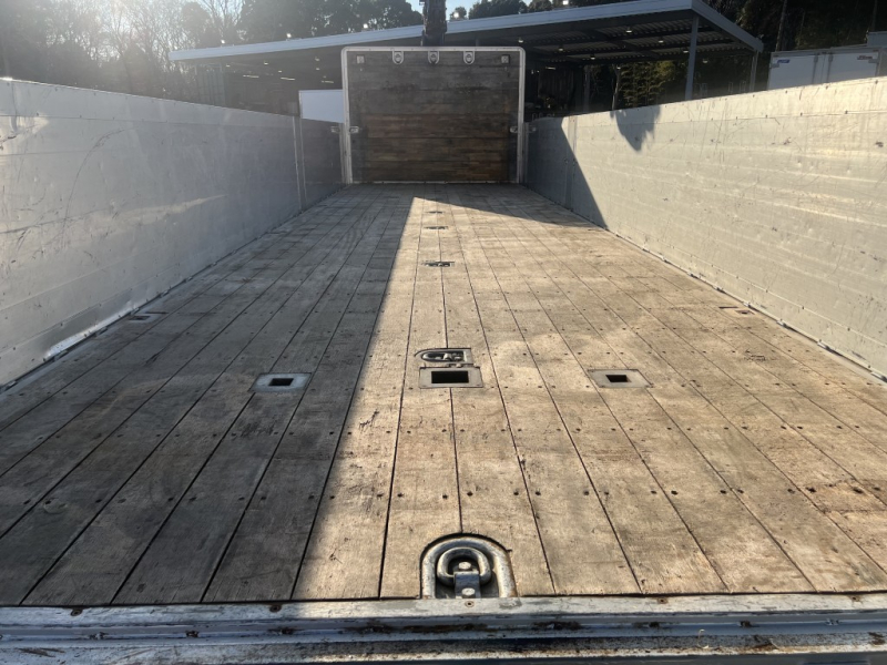 エアサス2デフ4段アルミ平ZE504HRラジコン|中古トラックの販売・買取・査定のアイナビ