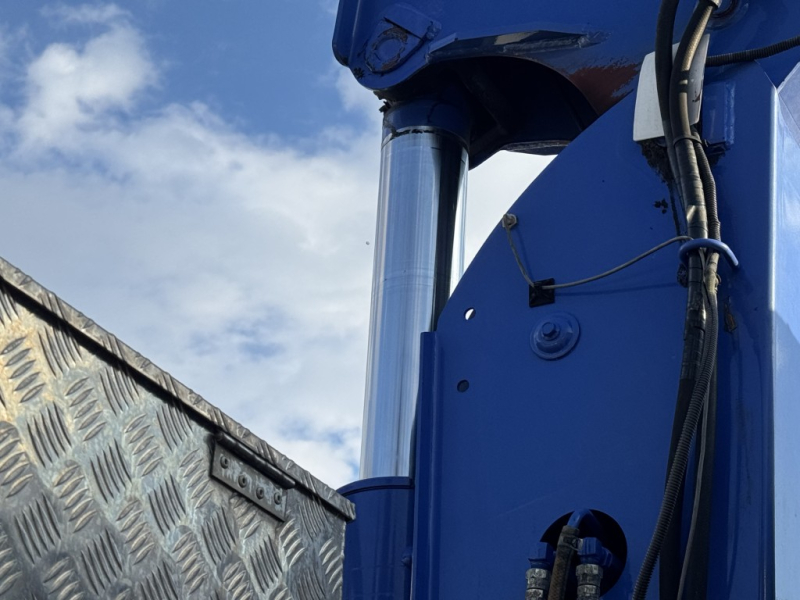 エアサス2デフ4段アルミ平ZE504HRラジコン|中古トラックの販売・買取・査定のアイナビ