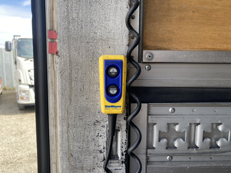 H29年式、ファイター、アルミウイング、ゲート付き、車検付|中古トラックの販売・買取・査定のアイナビ