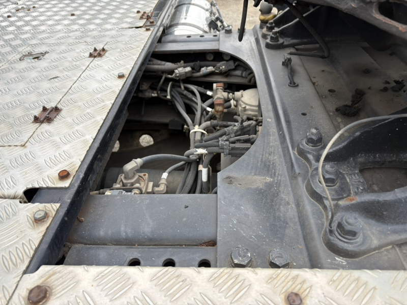 H27年式、クオン、ハイルーフトラクタ、車検付|中古トラックの販売・買取・査定のアイナビ