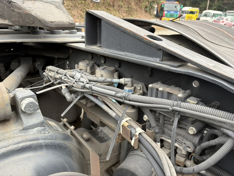 H27年式、クオン、ハイルーフトラクタ、車検付|中古トラックの販売・買取・査定のアイナビ