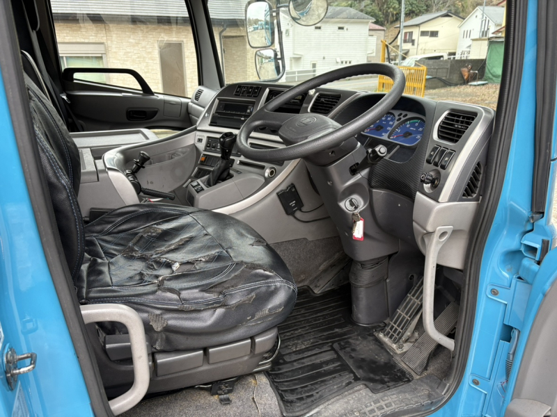 H27年式、クオン、ハイルーフトラクタ、車検付|中古トラックの販売・買取・査定のアイナビ